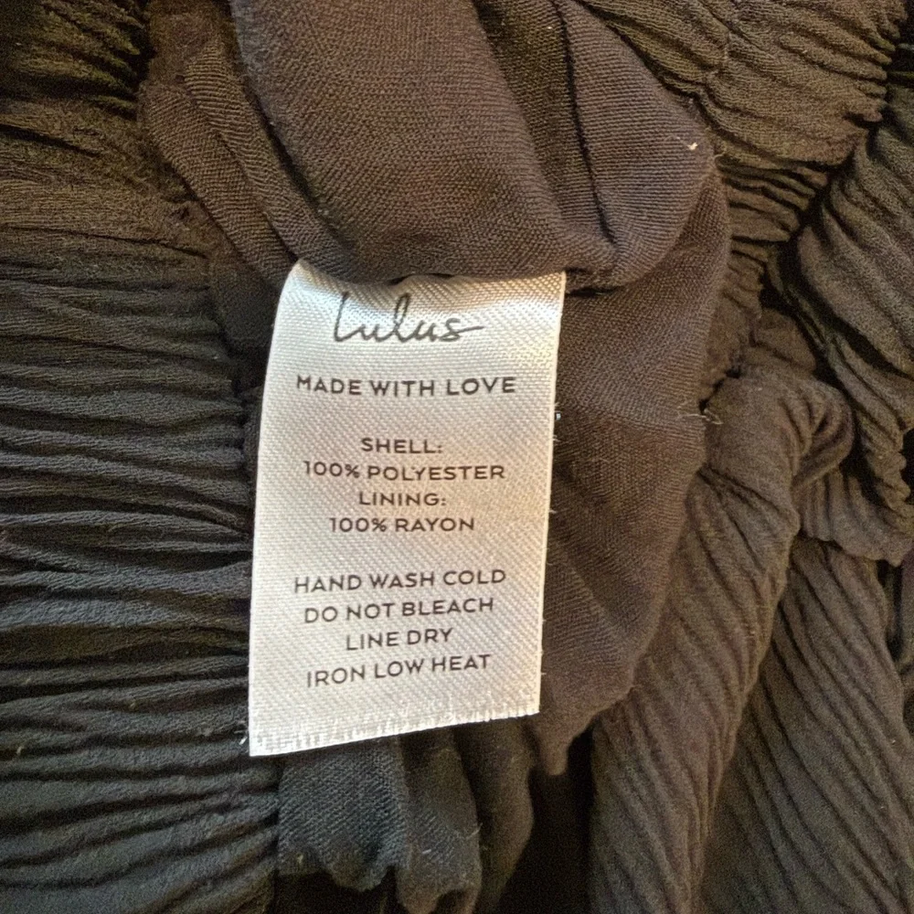 Lulus NWOT Style Update High Waisted Shorts in Black Size Large